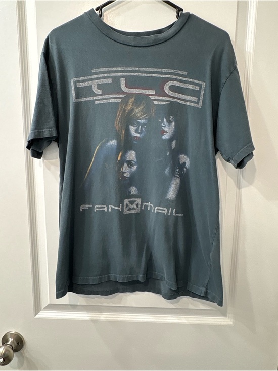 Daydreamer Tops - Daydreamer Slate Blue TLC Fan Mail Graphic Tee